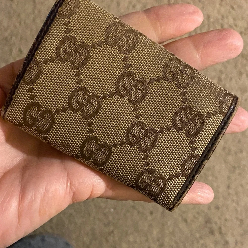 Gucci Beige and Brown GG Canvas Key & Card Holder - Picture 8 of 8